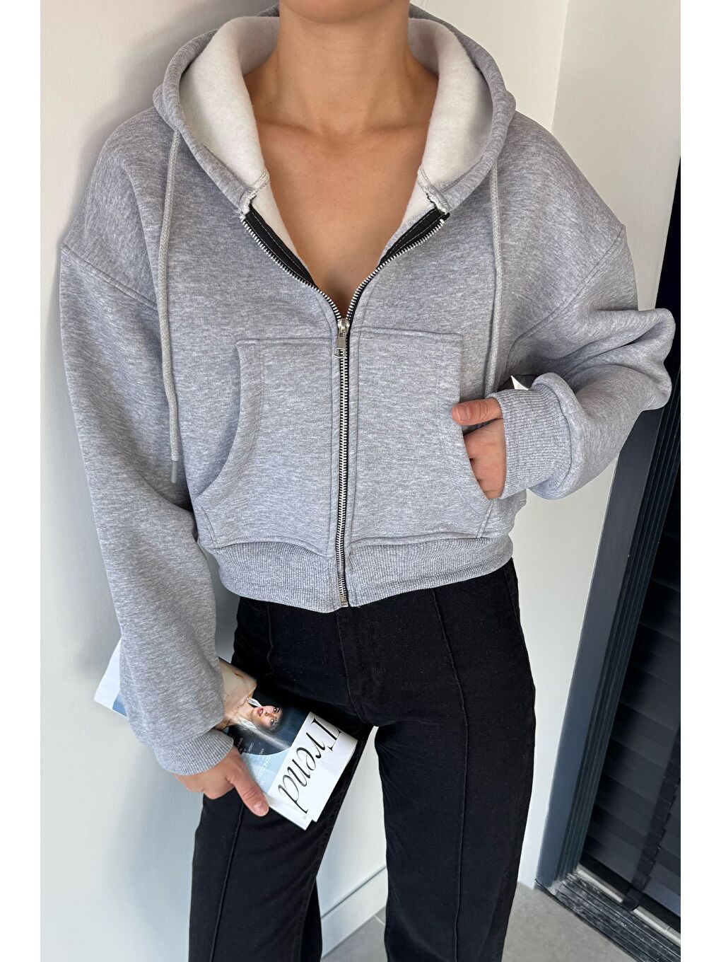 Gri Kadın Kapüşonlu Şardonlu Ön Fermuarlı Crop Top Sweatshirt-1