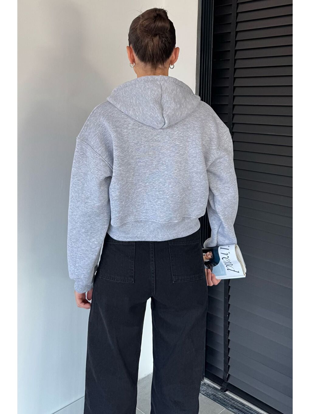 Gri Kadın Kapüşonlu Şardonlu Ön Fermuarlı Crop Top Sweatshirt-3