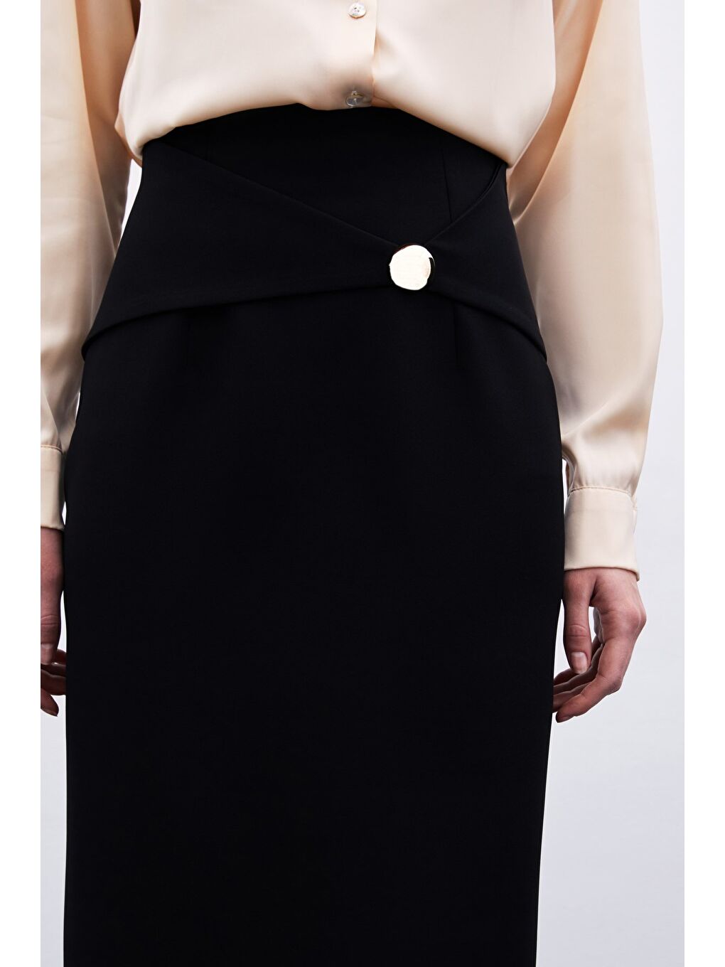 Toka Detaylı Kalem Etek - Siyah-3