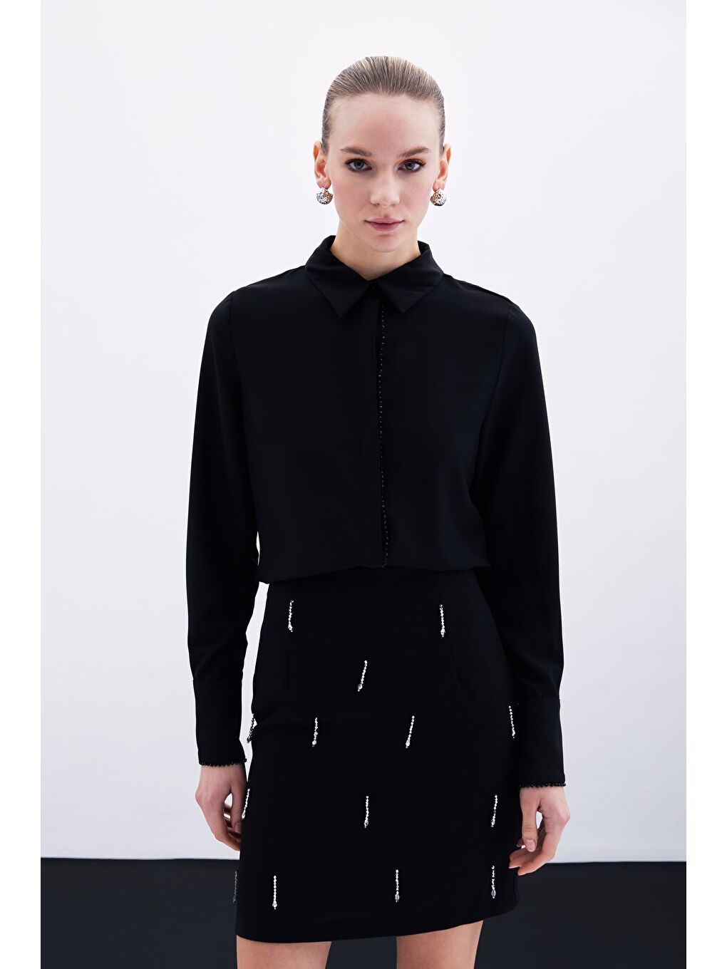 Boncuk Aksesuarlı Gömlek - Siyah-1