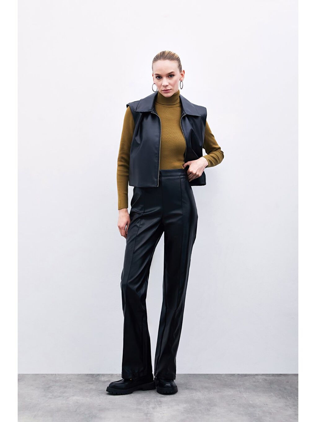 Yüksek Bel Deri Pantolon - Siyah-1