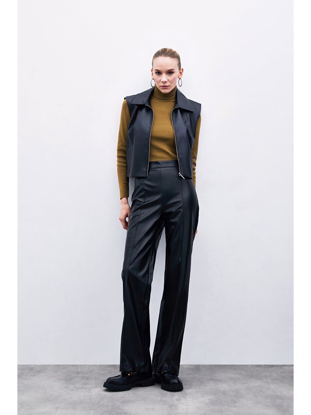 Yüksek Bel Deri Pantolon - Siyah-3