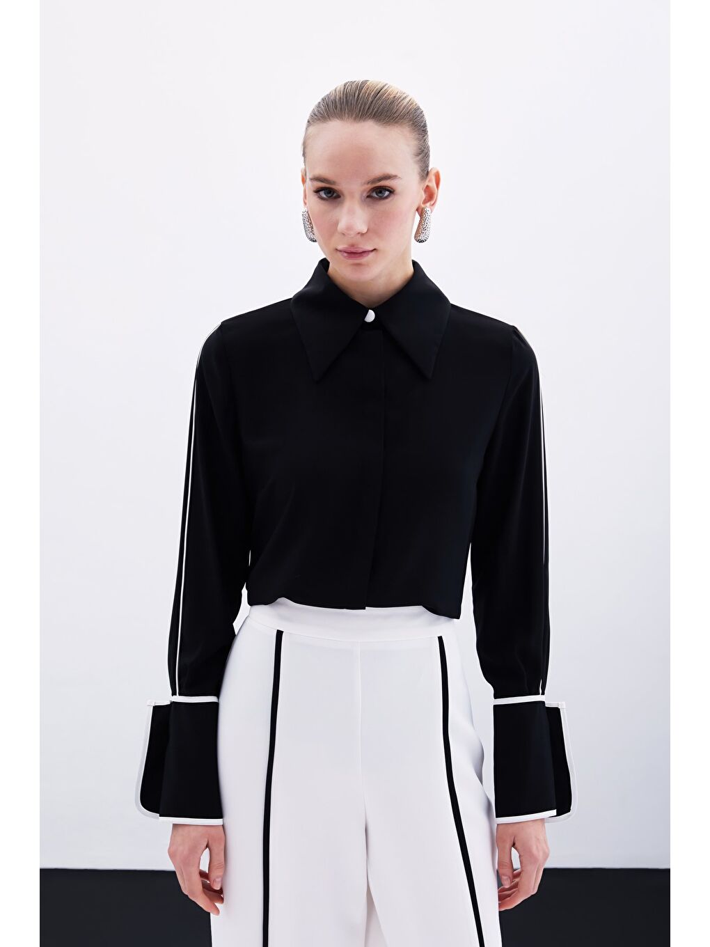 Klasik Manşetli Kontrast Gömlek - Siyah-1