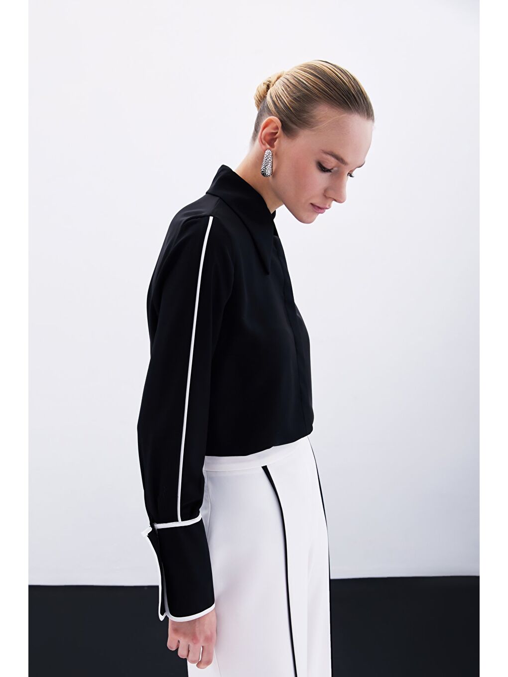 Klasik Manşetli Kontrast Gömlek - Siyah-3