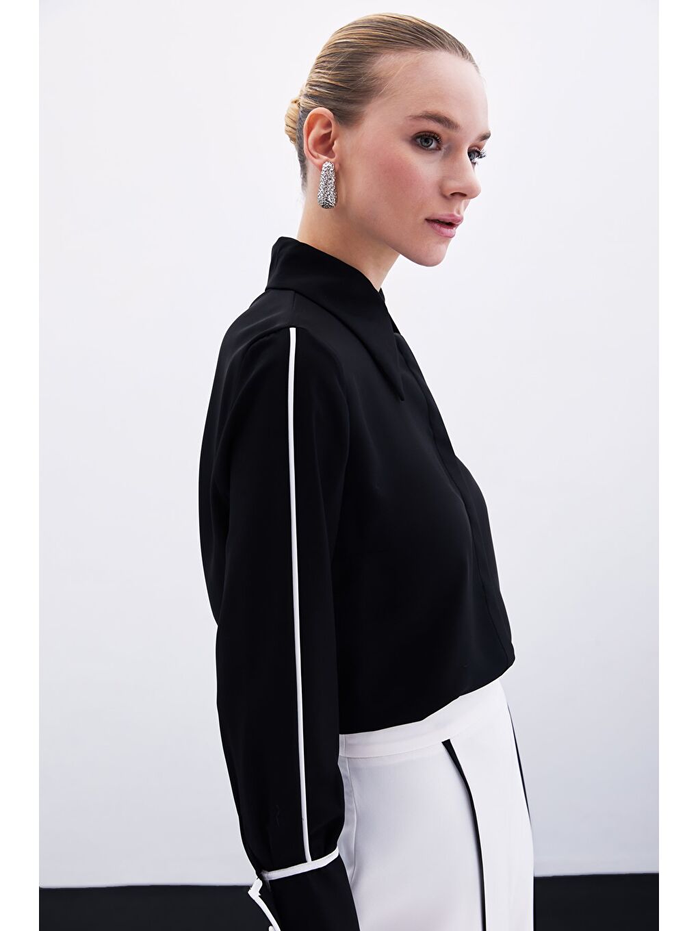 Klasik Manşetli Kontrast Gömlek - Siyah-4