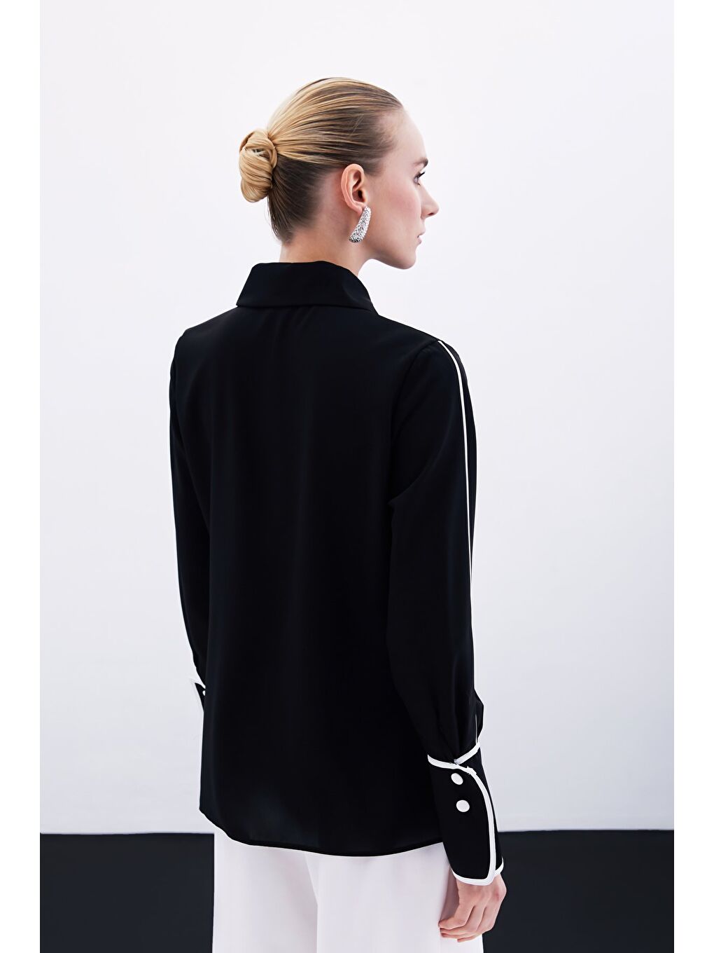 Klasik Manşetli Kontrast Gömlek - Siyah-7