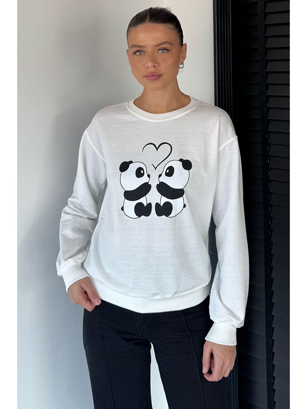 Ekru Kadın Bisiklet Yaka Ön Baskılı Sweatshirt-1