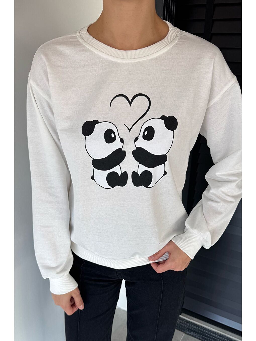 Ekru Kadın Bisiklet Yaka Ön Baskılı Sweatshirt-2