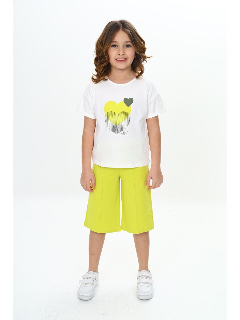 Yeşil Kız Çocuk Garni Kalp Baskılı Kaprili Takım