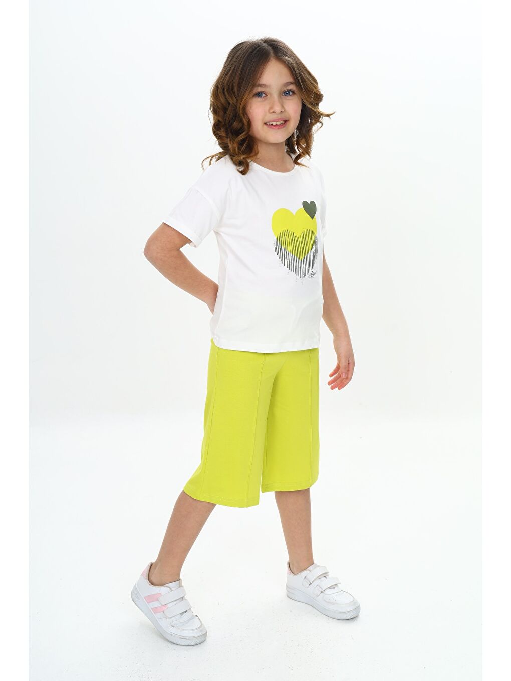 Yeşil Kız Çocuk Garni Kalp Baskılı Kaprili Takım-1