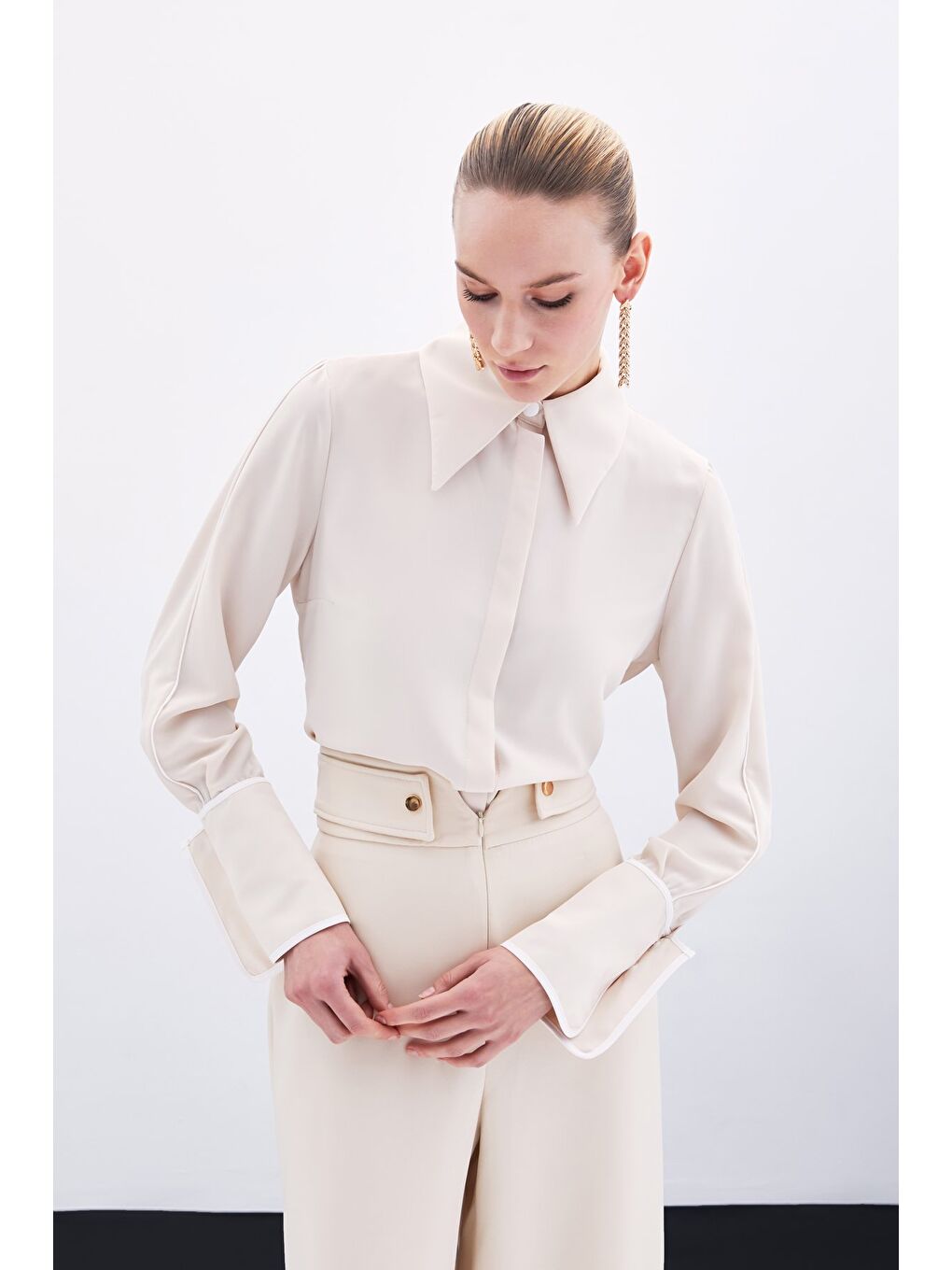 Klasik Manşetli Kontrast Gömlek - Bej-1