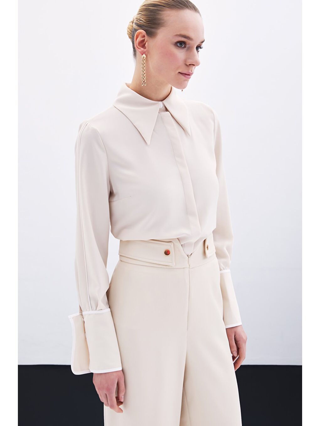 Klasik Manşetli Kontrast Gömlek - Bej-4