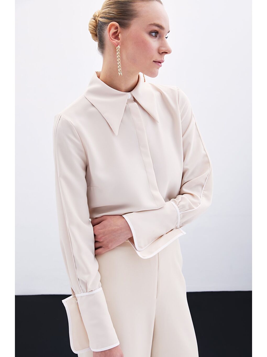 Klasik Manşetli Kontrast Gömlek - Bej-5