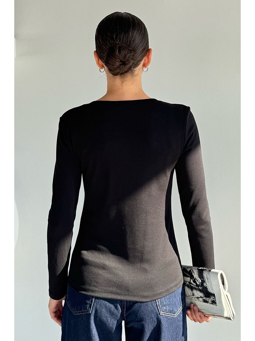 Siyah U Yaka Basıc Bluz-3