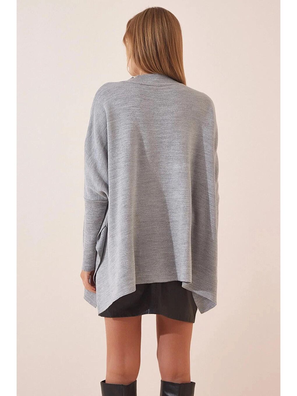 Kadın Gri Oversize Yırtmaçlı Panço Triko Kazak-4