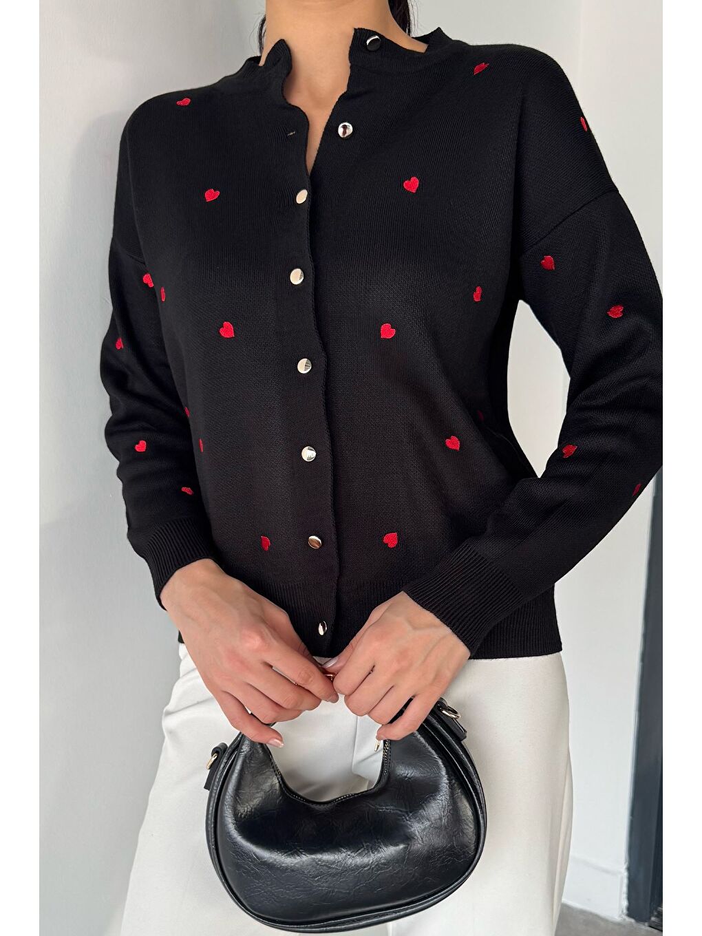 Siyah Kadın Kalp Nakışlı Triko Hırka (s-m-l Uyumludur)