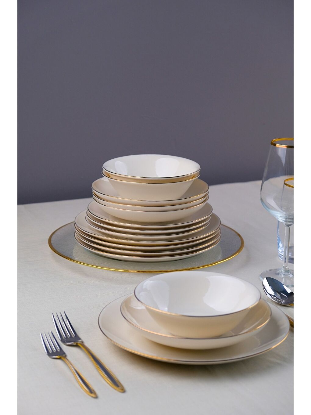 Beyaz Chic Altın Yaldız Porselen Yemek Takımı 24 Parça 6 Kişilik