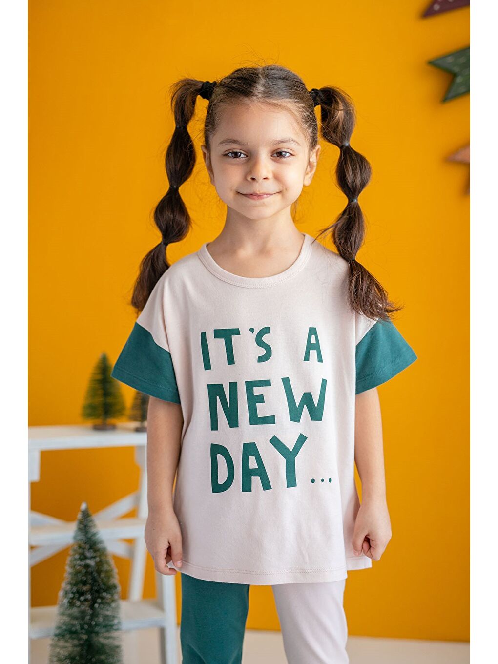 ZEYLAND Bej Kız Çocuk New Day T-Shirt (6-12yaş)