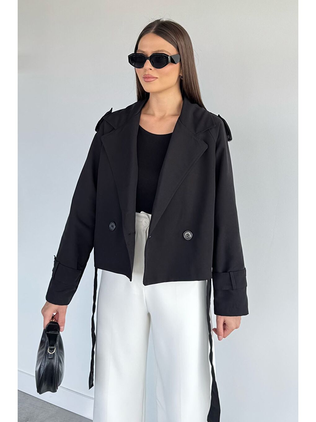 Siyah Kadın Kruvaze Yaka Bel Kuşak Detaylı Kısa Trençkot-1