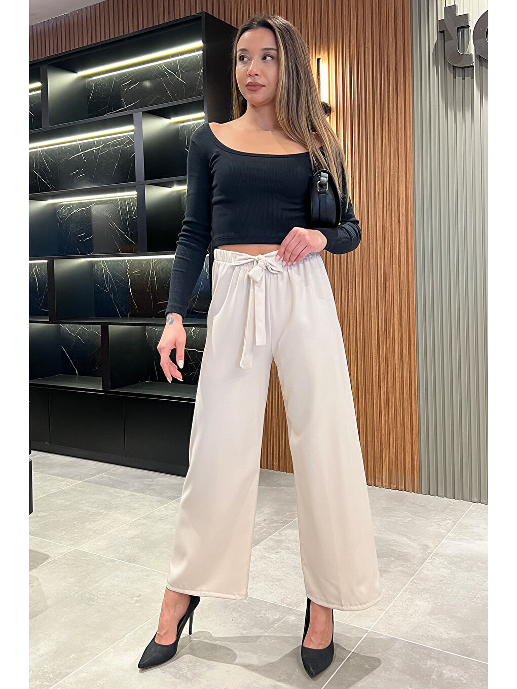 Bej Bağcıklı Bol Paça Rahat Kadın Kumaş Pantolon