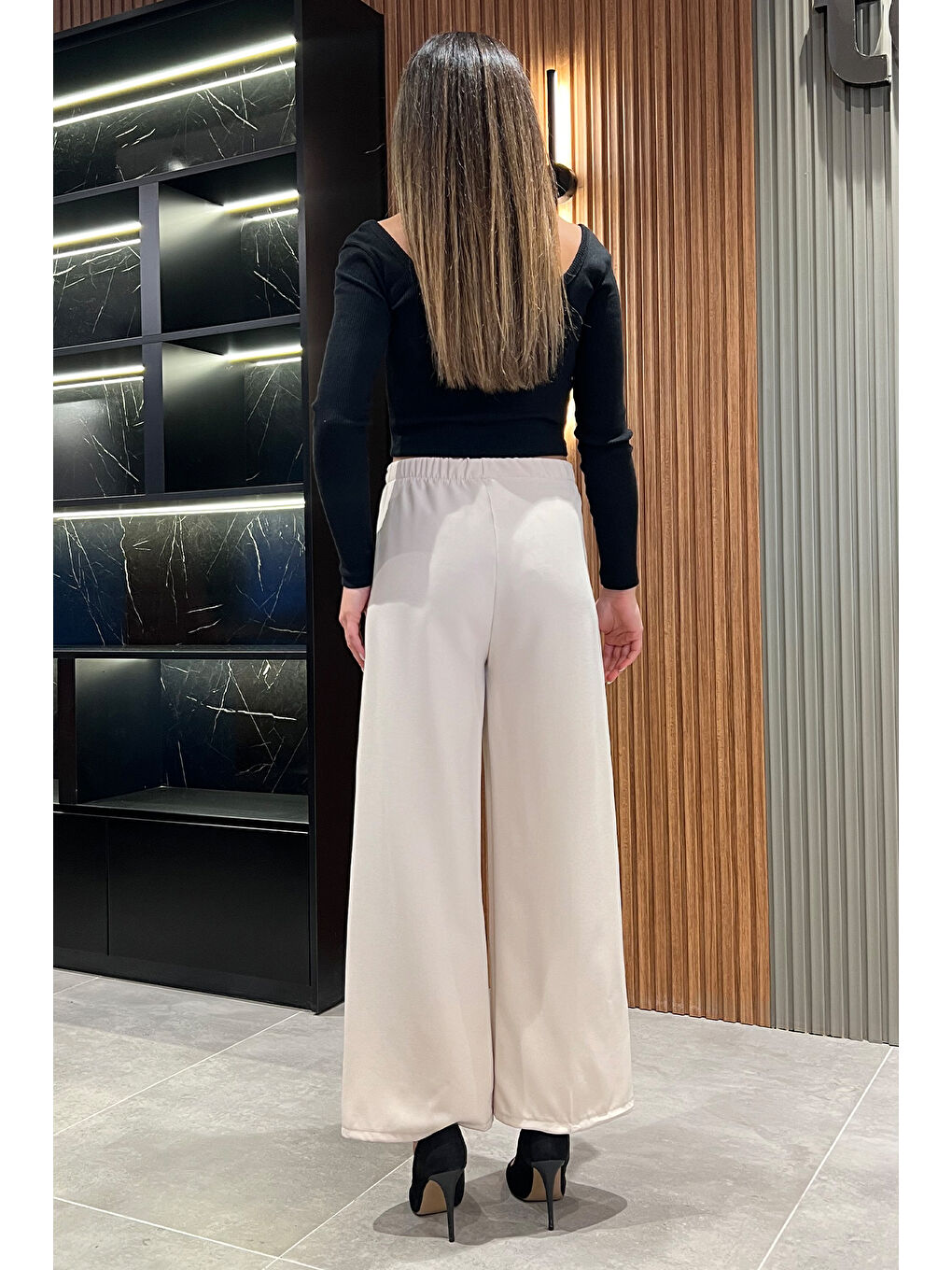 Bej Bağcıklı Bol Paça Rahat Kadın Kumaş Pantolon-2