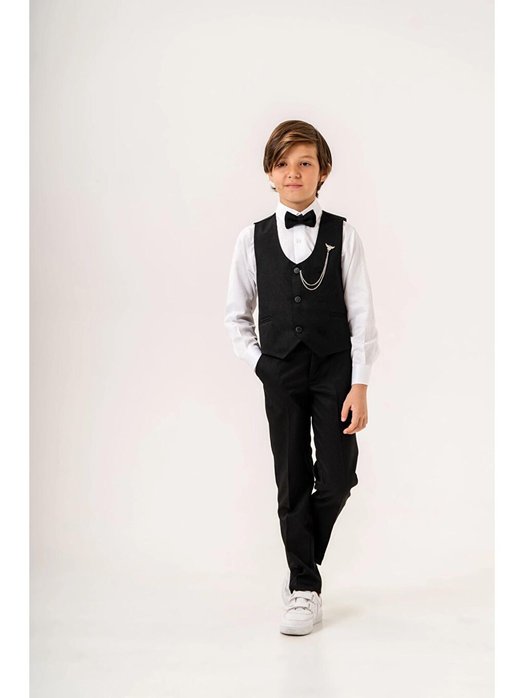 Siyah Papyonlu Armalı Yelekli Takım Elbise 3005-2