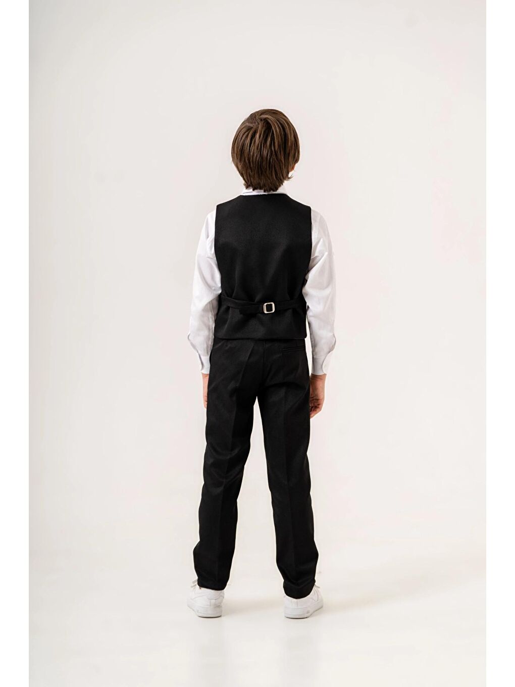 Siyah Papyonlu Armalı Yelekli Takım Elbise 3005-3