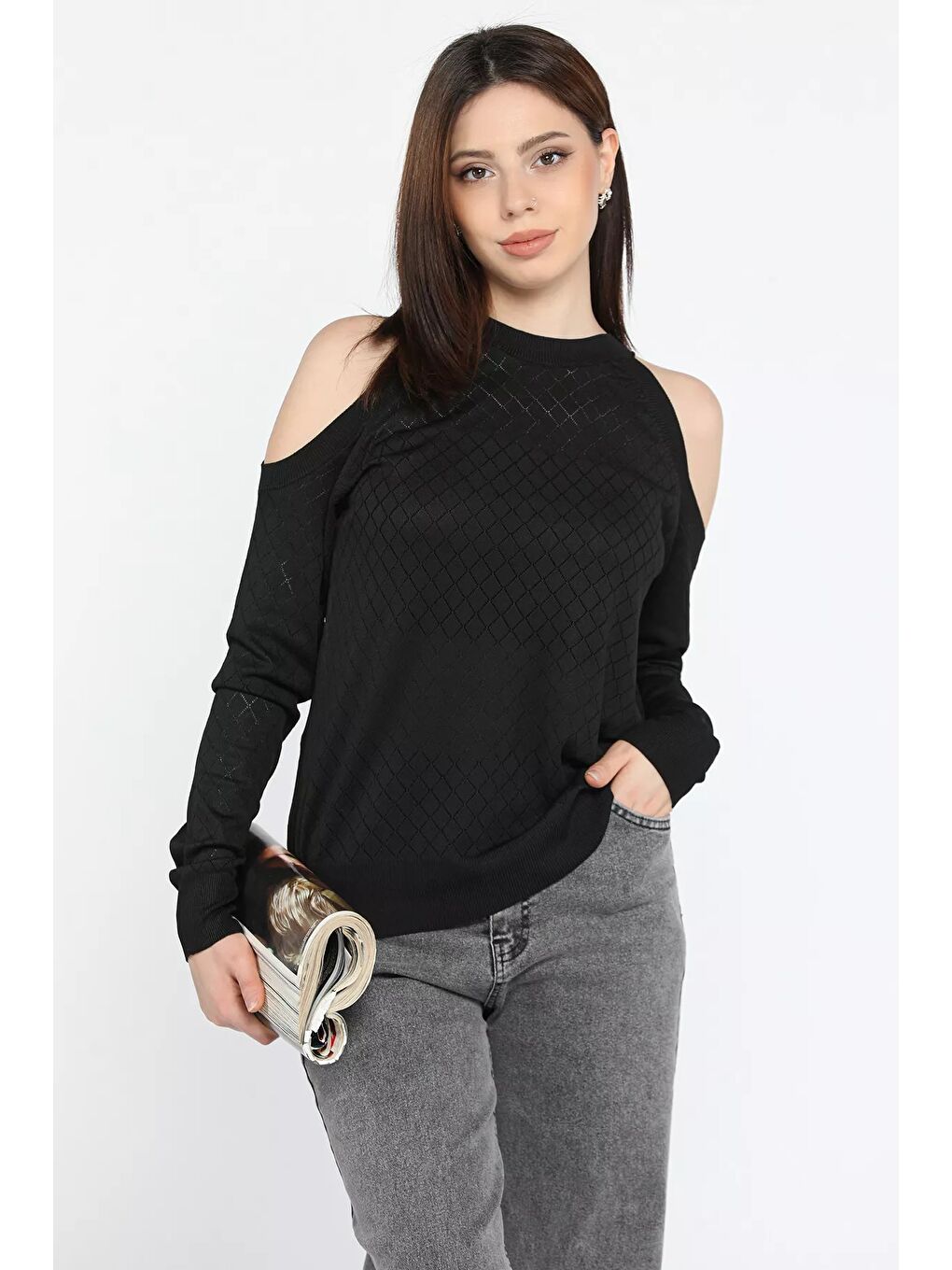 Siyah Omuz Dekolteli Kadın Triko Bluz