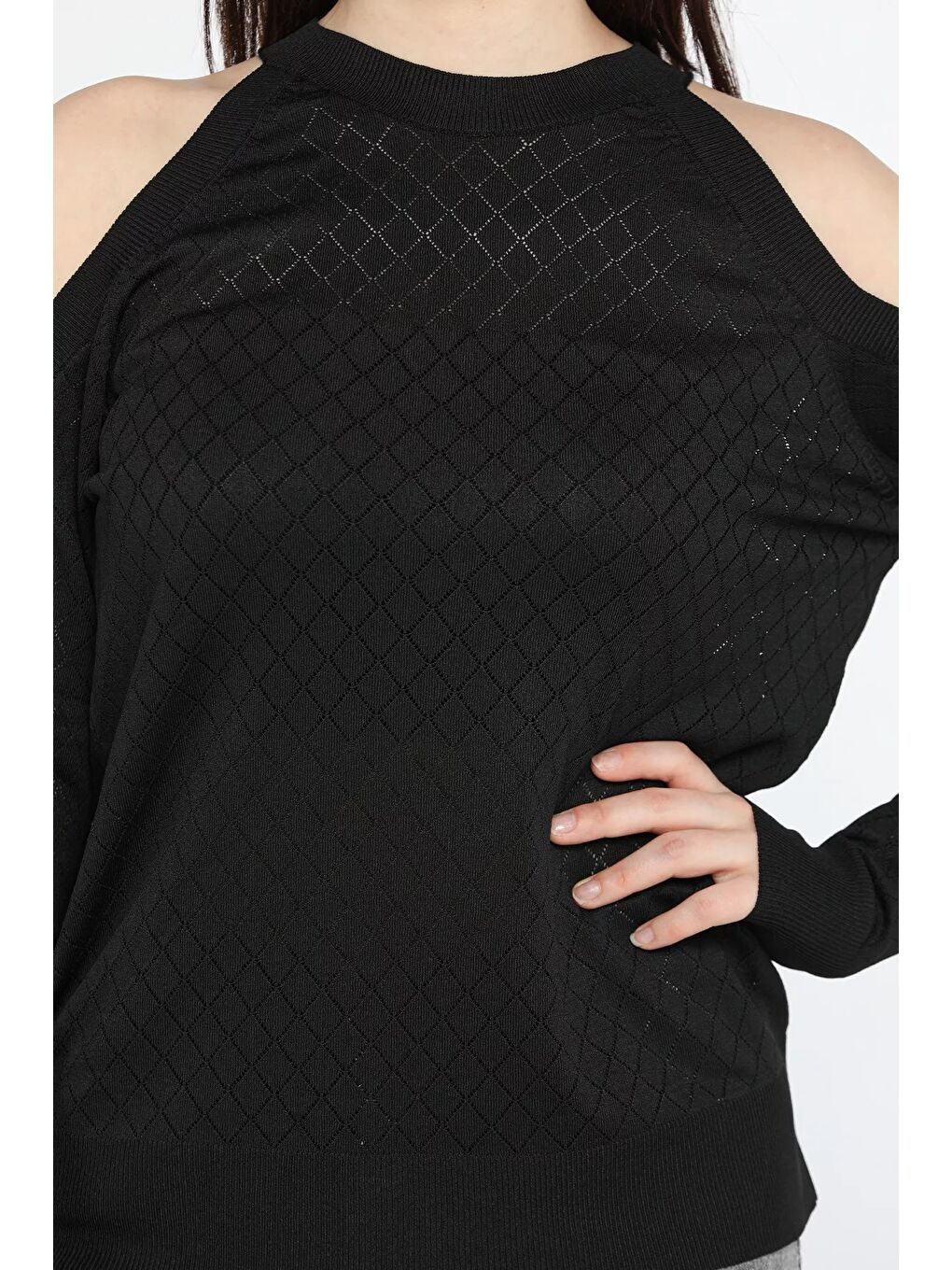 Siyah Omuz Dekolteli Kadın Triko Bluz-3