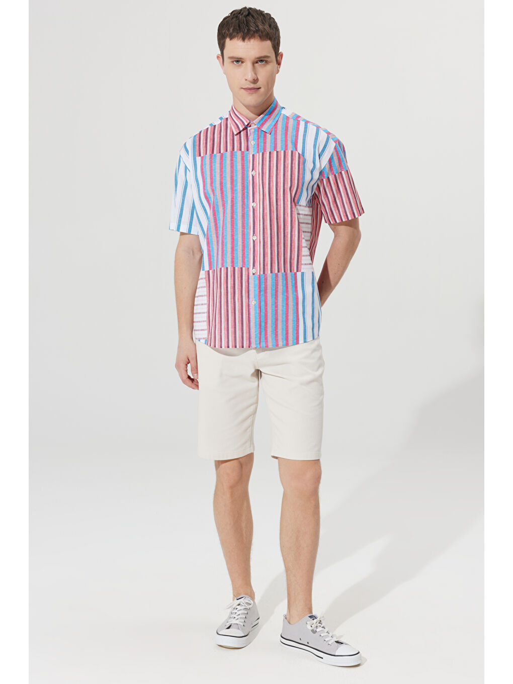 Beyaz Erkek BEYAZ RENKLI Oversize Bol Kesim Gizli Düğme Yaka %100 Pamuk Baskılı Gömlek-1