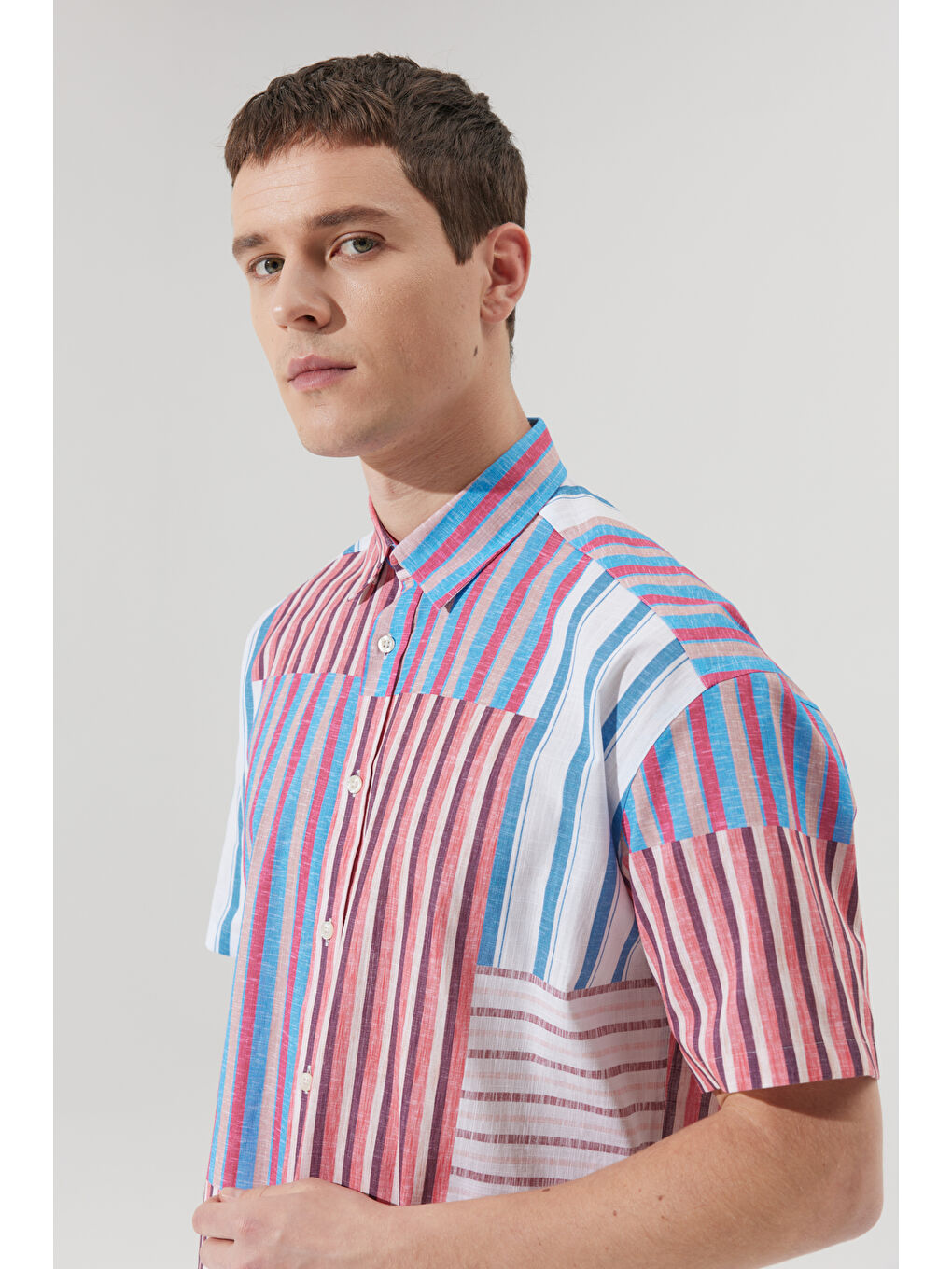 Beyaz Erkek BEYAZ RENKLI Oversize Bol Kesim Gizli Düğme Yaka %100 Pamuk Baskılı Gömlek-3