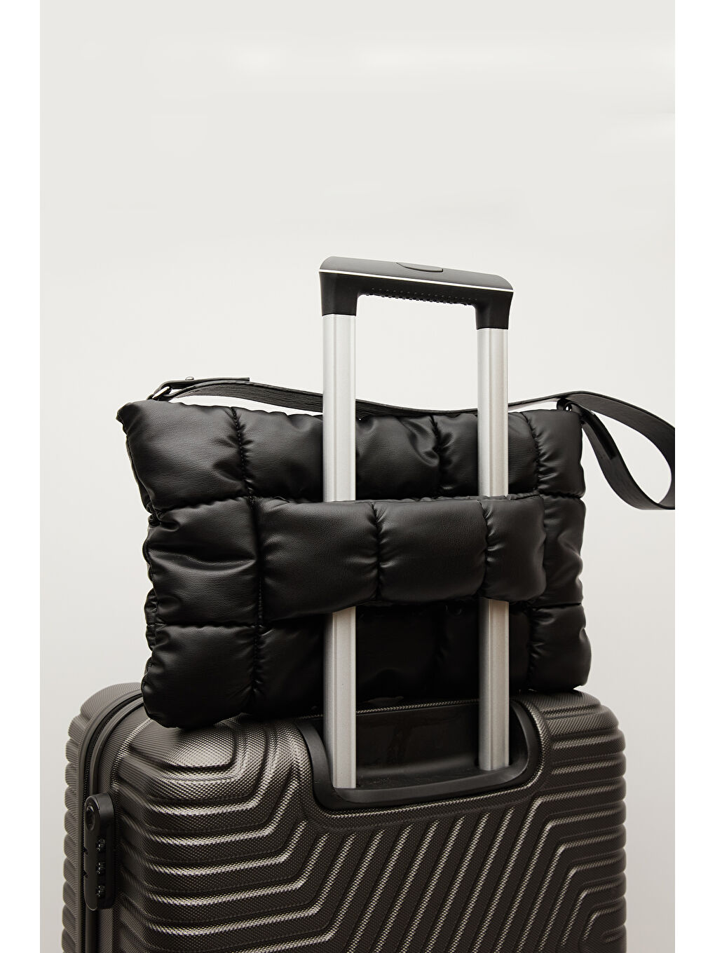 Kapıtone Deri Yumuşak Çanta Siyah-3