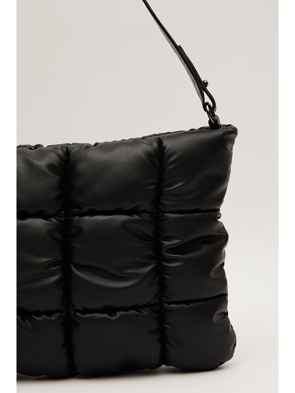 Kapıtone Deri Yumuşak Çanta Siyah-4