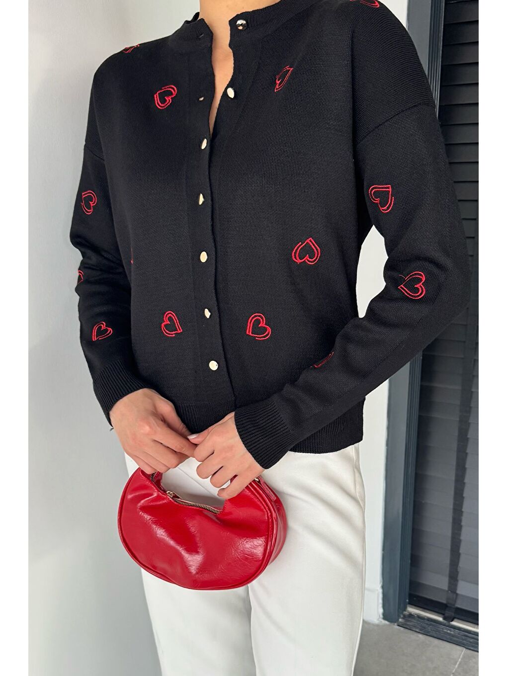 Siyah Kalp Nakışlı Kadın Triko Hırka (s-m-l Uyumludur)-2