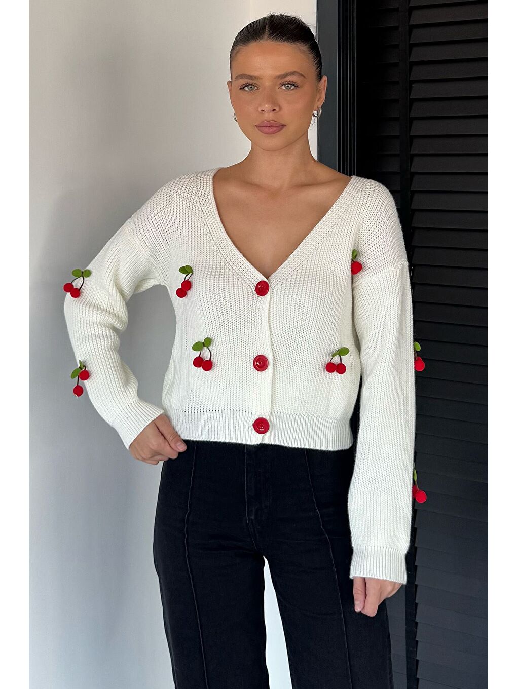 Ekru Kiraz Aksesuarlı Kadın Triko Hırka ( S,m,l Uyumludur)-1