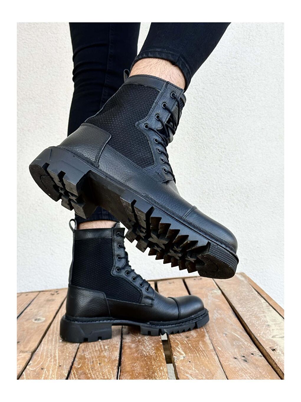 Siyah Çukur Hakiki Deri Bağcıklı Erkek Kışlık Postal Bot