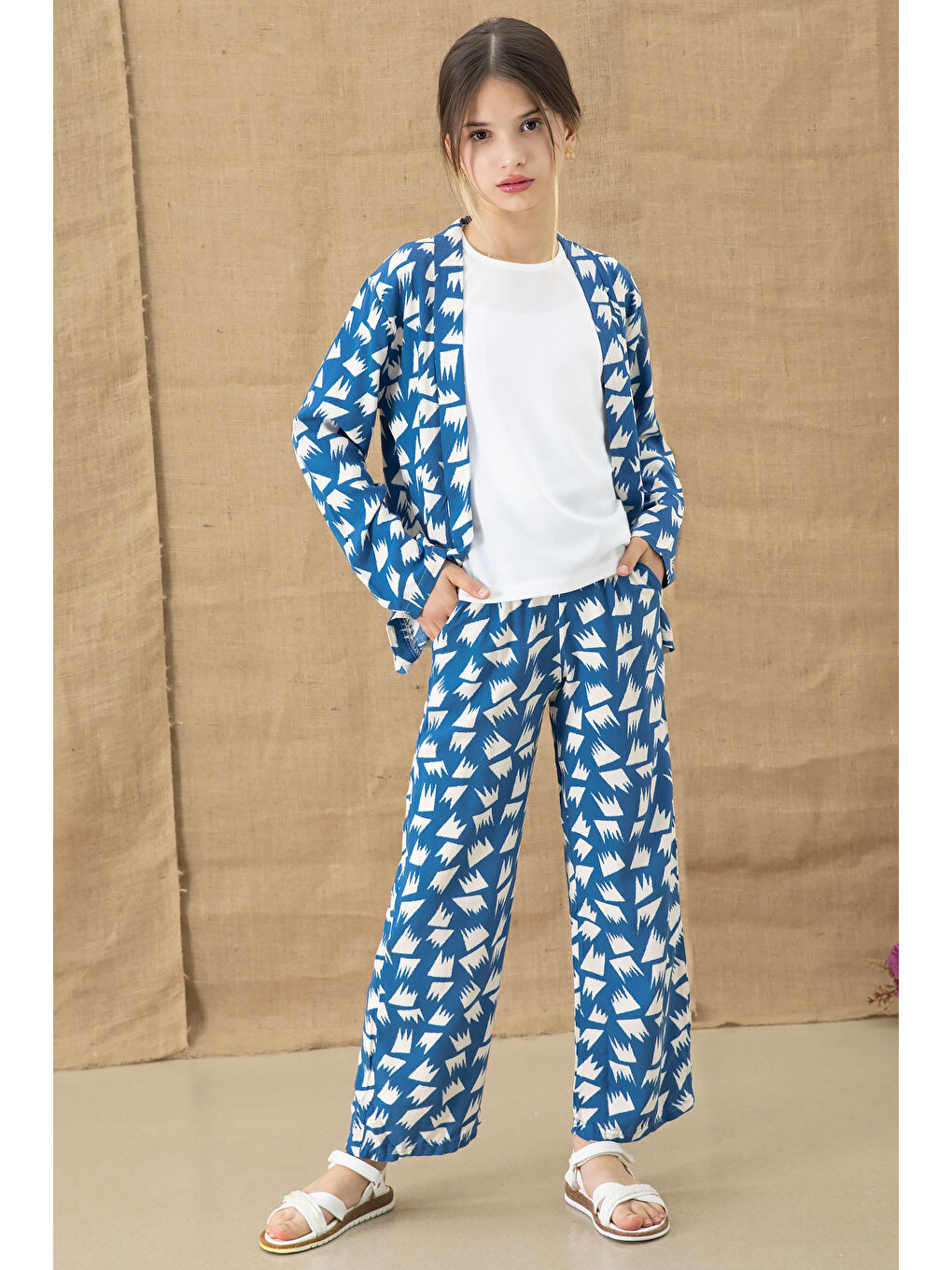 Mavi Desenli Bluzlu Geniş Paça Pantolonlu Kız Çocuk 3lü Takım 20760-3