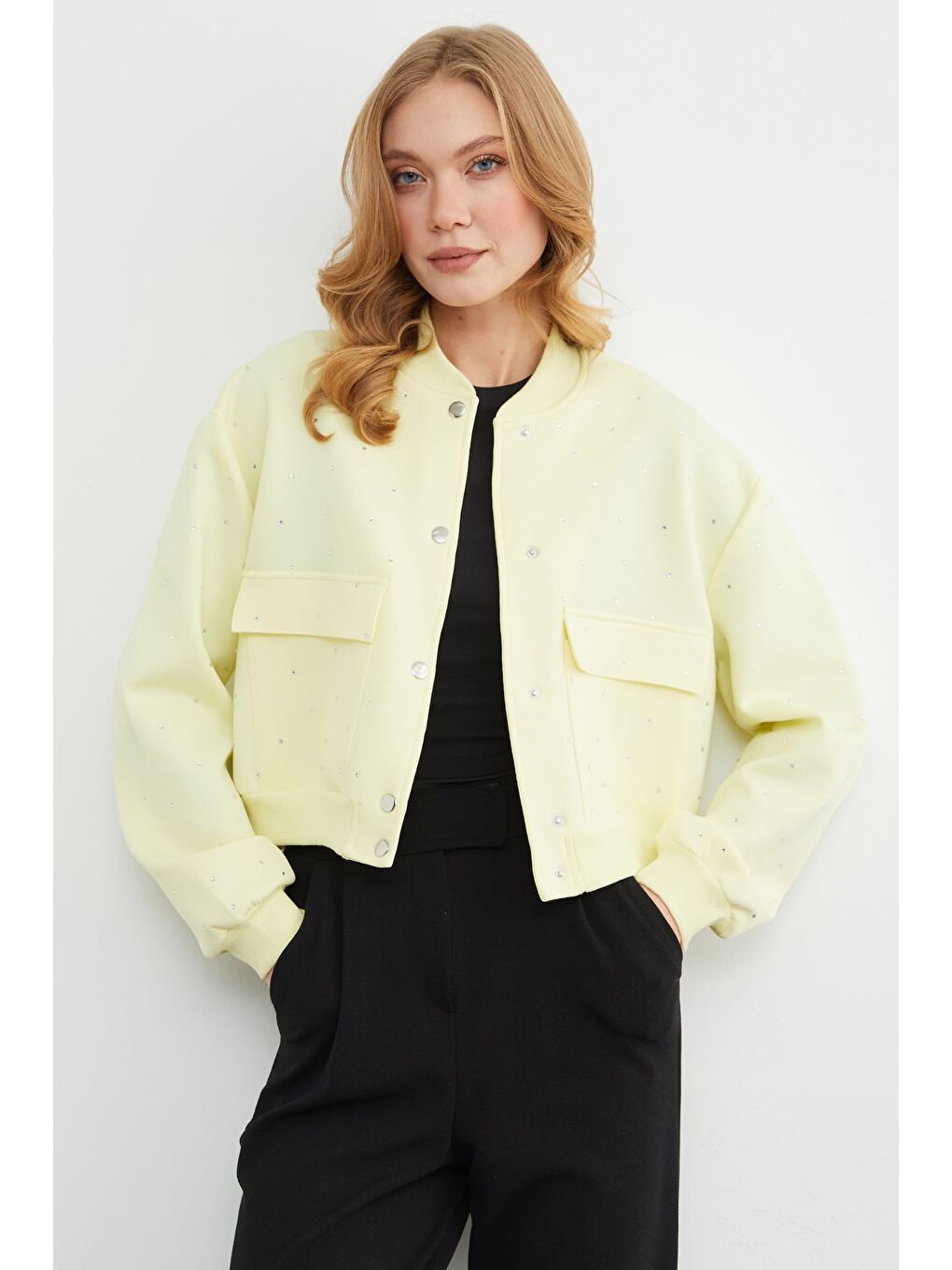 Sarı Taş Detaylı Çıtçıtlı Çift Cepli Crop Ceket-2