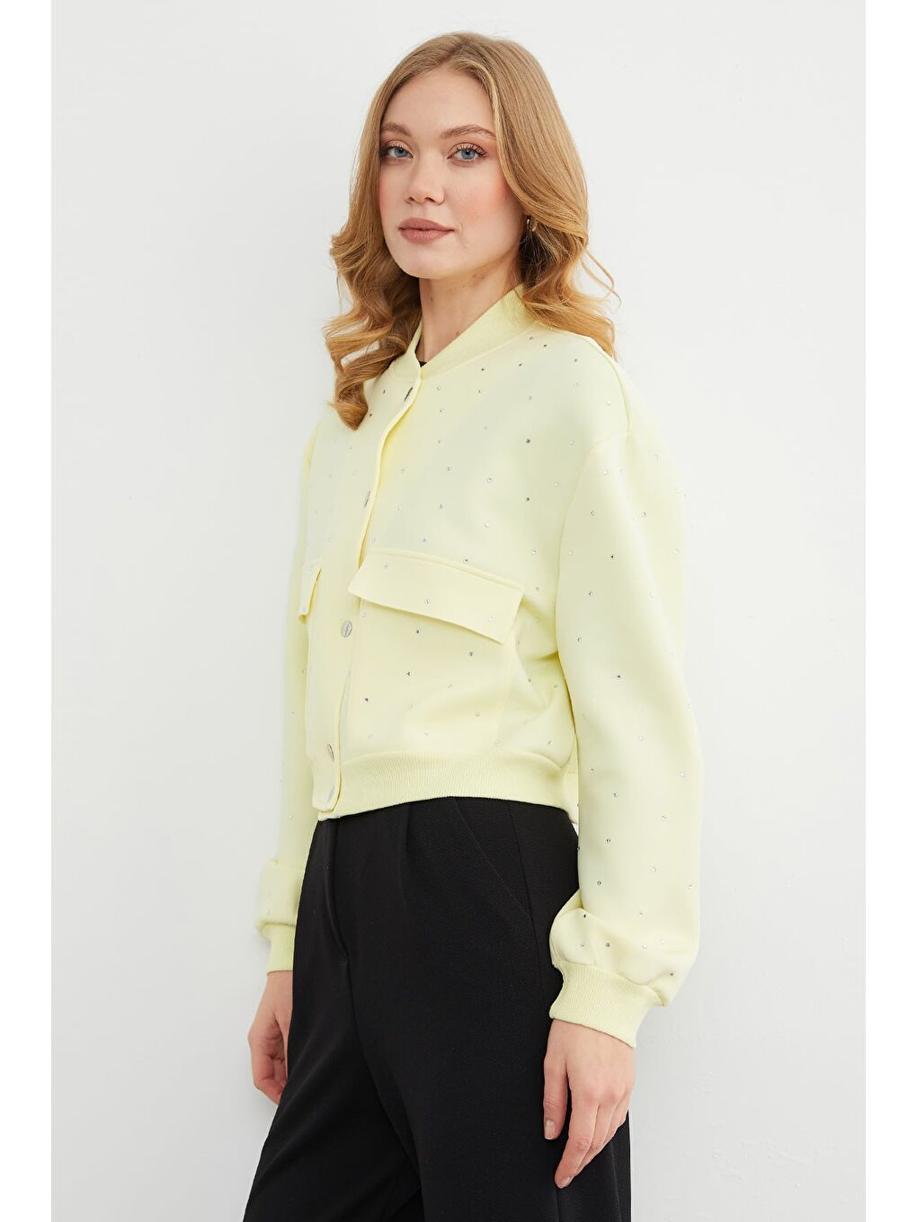 Sarı Taş Detaylı Çıtçıtlı Çift Cepli Crop Ceket-4