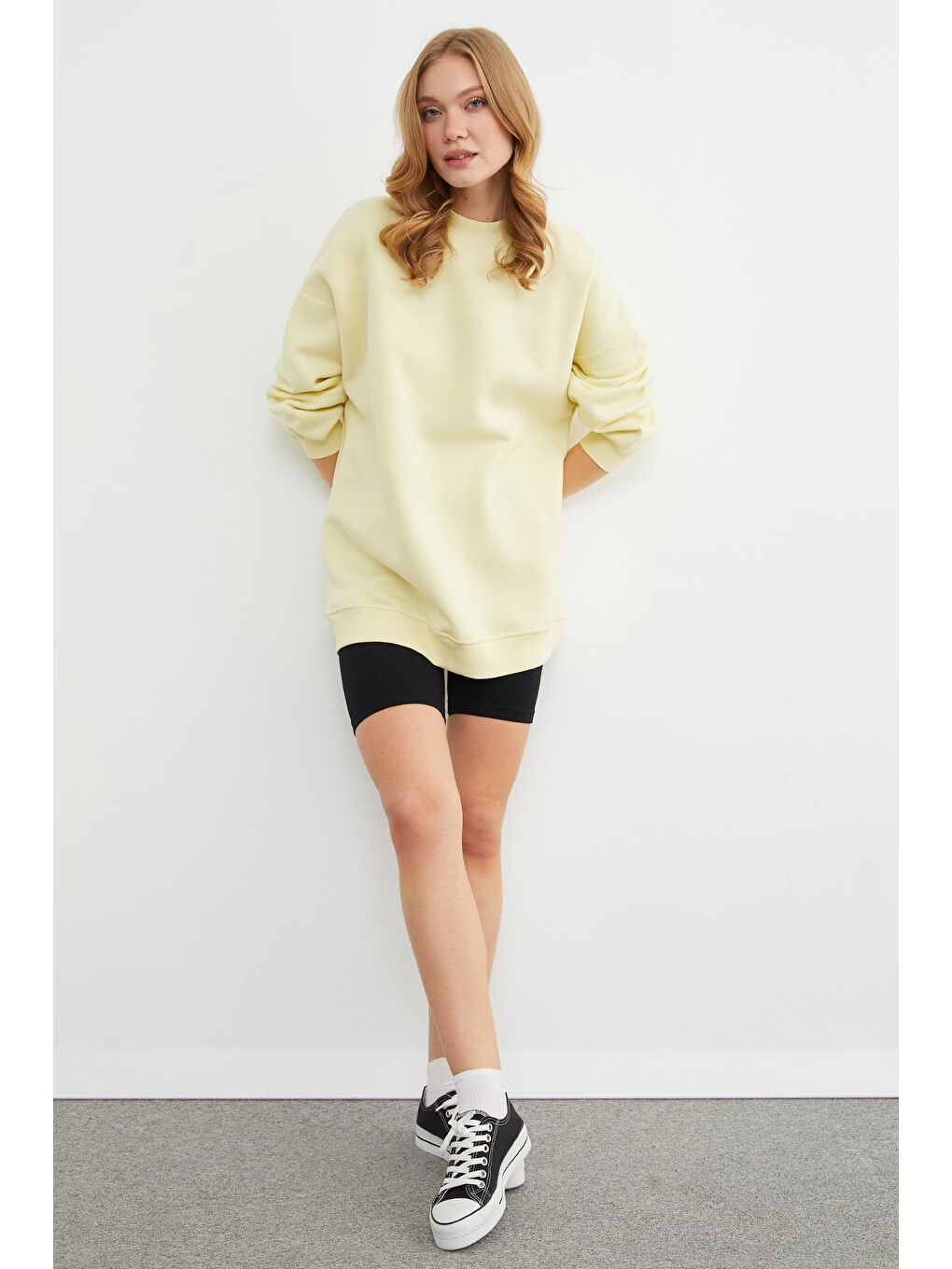 Sarı 3 İplik Basic Bisiklet Yaka Oversize Sweatshirt-3