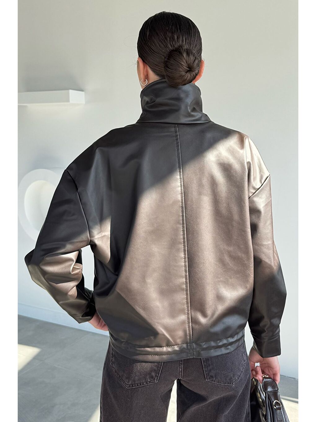 Kahverengi Kadın Çift Cepli Bel Lastikli Ön Fermuarlı Ve Çıtçıtlı Suni Deri Ceket-3