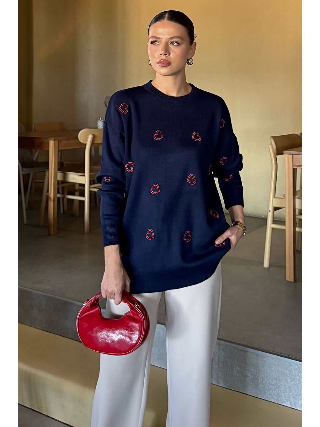 Lacivert Kalp Nakışlı Kadın Triko Kazak-1