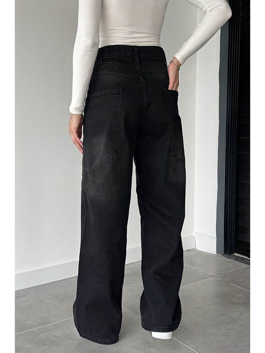 Siyah Kadın Yüksek Bel Kargo Cepli Bol Kesim Jean Jean Pantolon-3