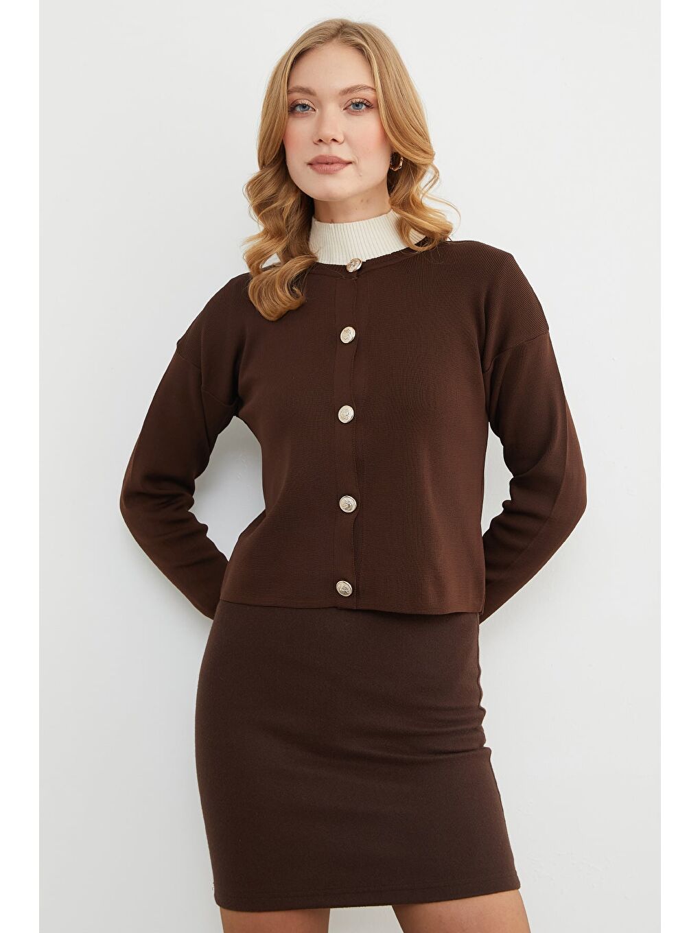 Kahverengi Basic Düğmeli Bisiklet Yaka Triko Hırka-1