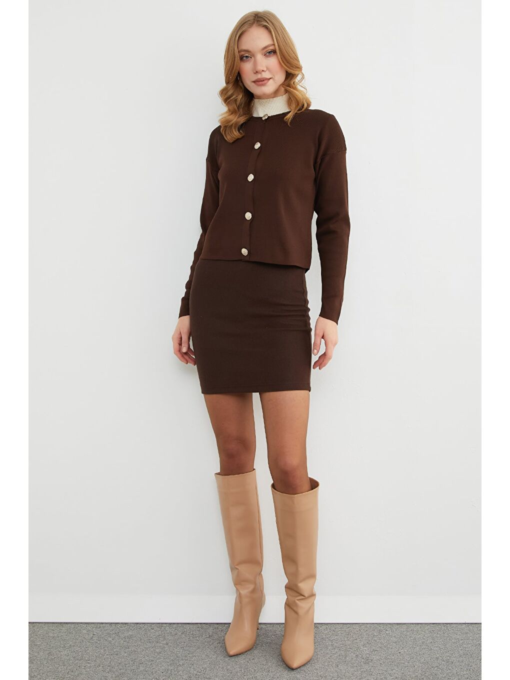 Kahverengi Basic Düğmeli Bisiklet Yaka Triko Hırka-4