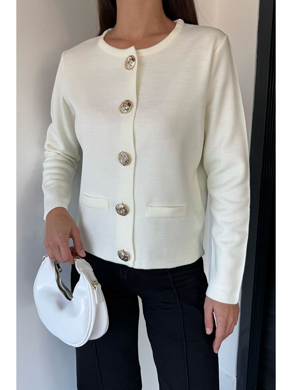 Ekru Kadın Düğme Detaylı Triko Ceket-2