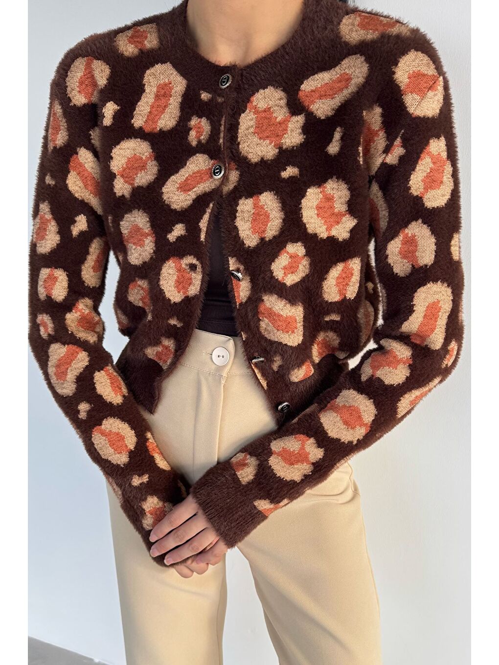 Kahverengi Leopar Desenli Triko Hırka-1