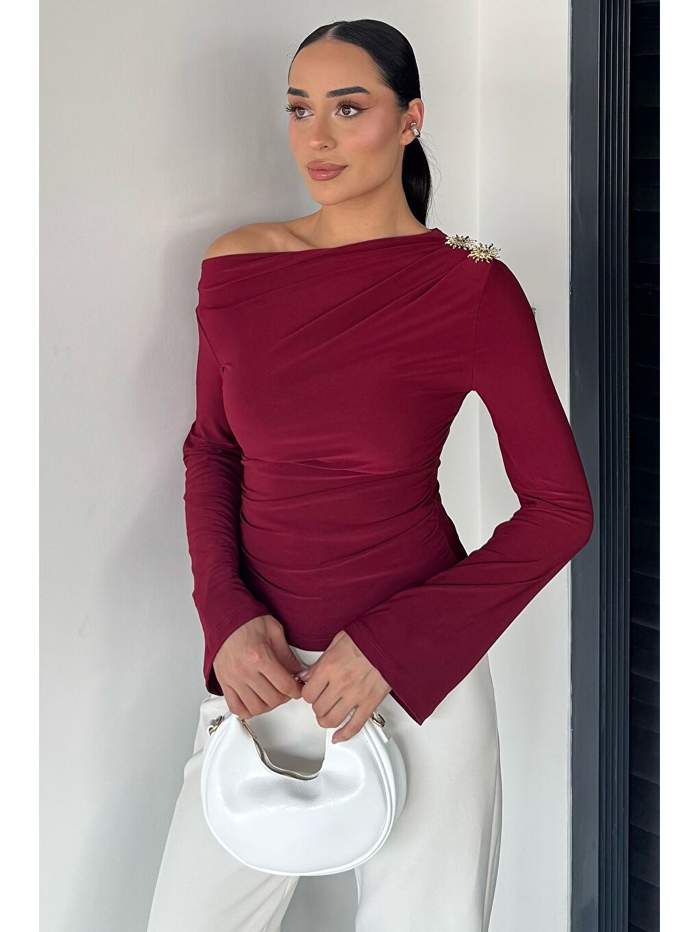 Bordo Kadın Bel Büzgülü Güneş Aksesuarlı Bluz-1