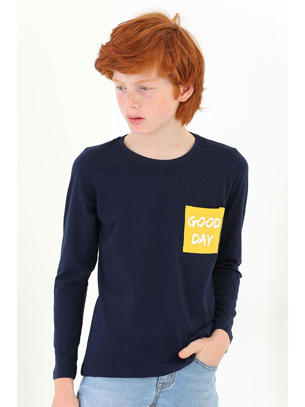 Zepkids Bisiklet Yaka Uzun Kol Ön Ceplı Good Day Baskılı Uzun Kol Lacivert Renk Erkek Çocuk Tshirt