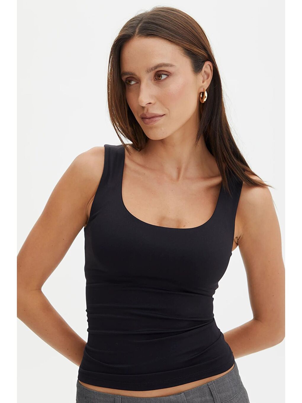 Siyah Kalın Askılı Kadın Atlet